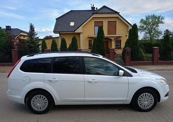 Ford Focus cena 15900 przebieg: 180000, rok produkcji 2010 z Otwock małe 92